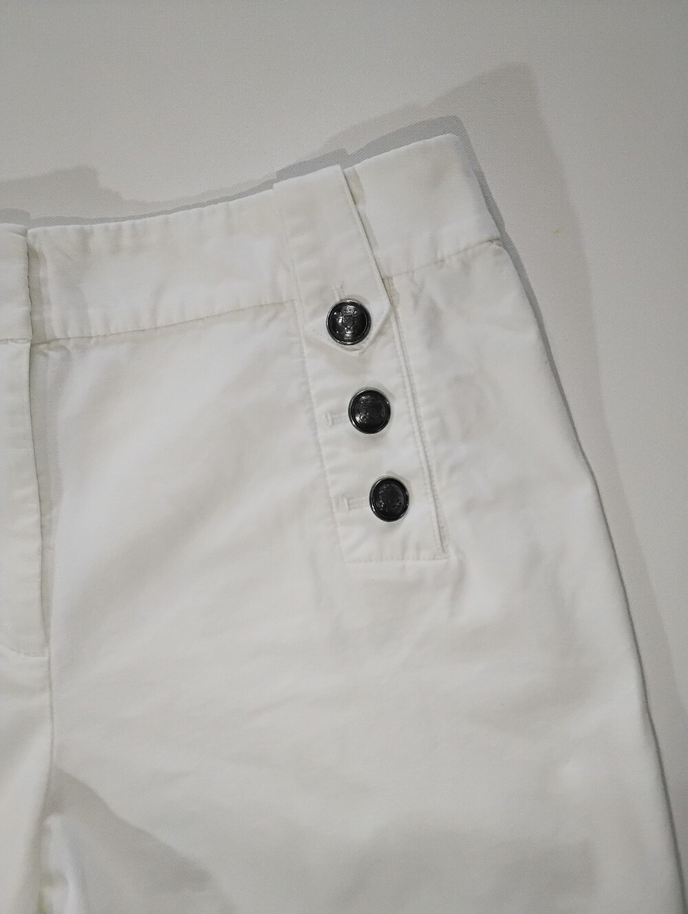 Talbots Sailor Shorts Womens 12 White Button Accent Coastal Summer High Rise - Picture 7 of 8